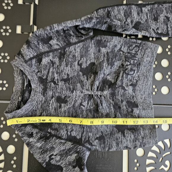 Gymshark Black Gray Camo Long Sleeve Athletic Performance Crop Top | Women's XS - Picture 7 of 15